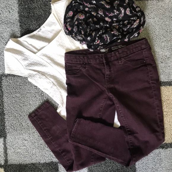 2 Pairs of skinny jeans - Picture 2 of 11